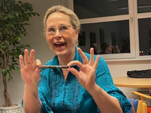 Gavens indhold havnede ved Lotte